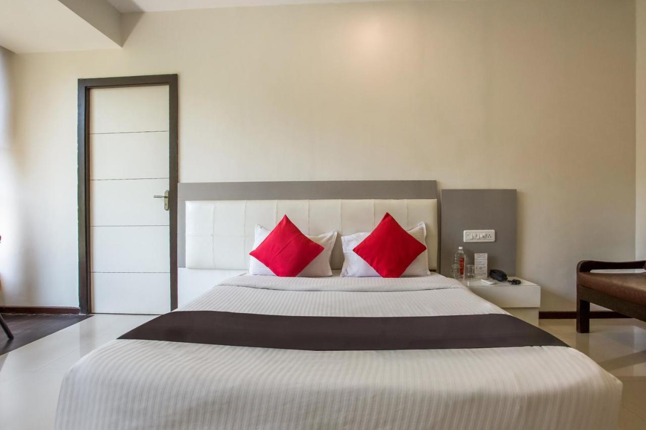 Capital O 35557 Hotel Aura - Mumbai — Photos 2